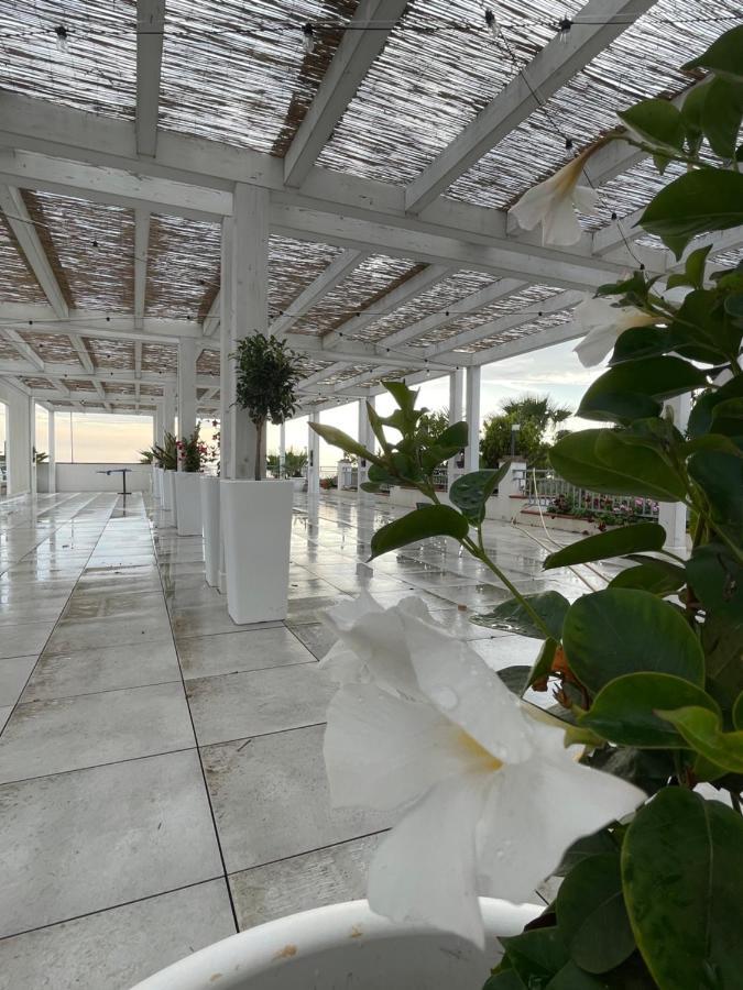 Suite Hotel Dominicus Grisolia Extérieur photo