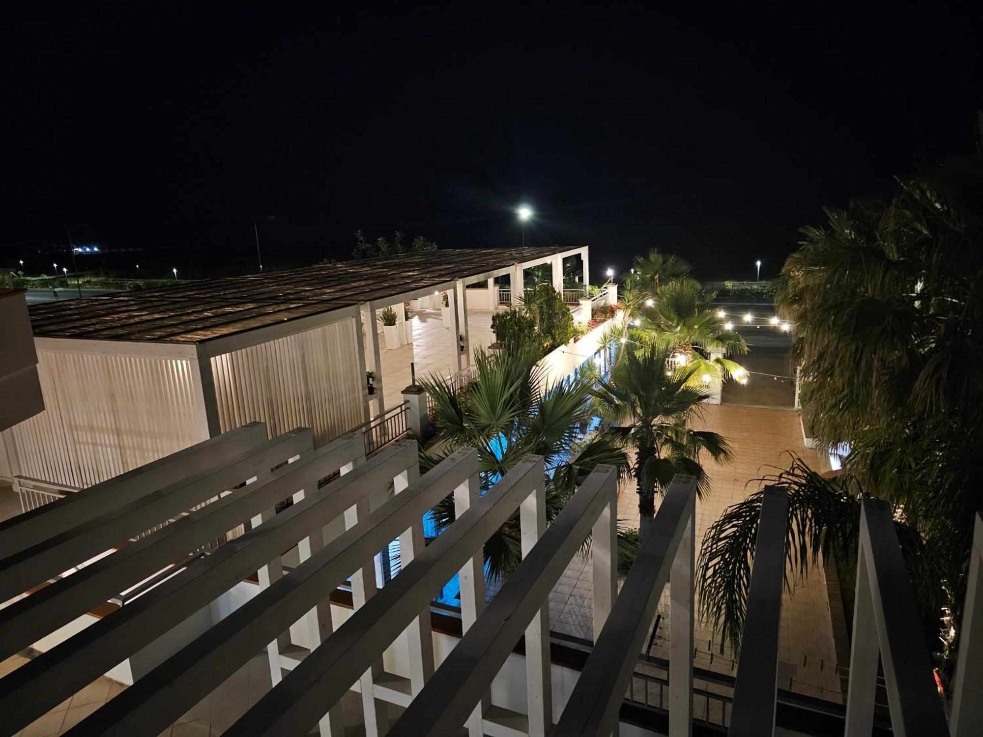 Suite Hotel Dominicus Grisolia Extérieur photo