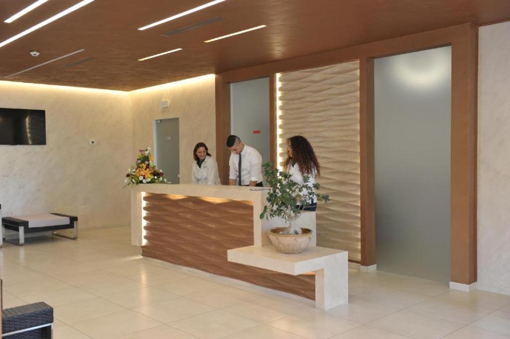 Suite Hotel Dominicus Grisolia Extérieur photo